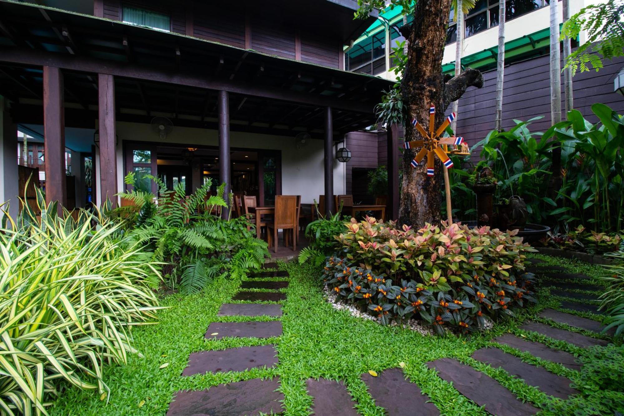 Viang Thapae Resort Chiang Mai Exteriör bild